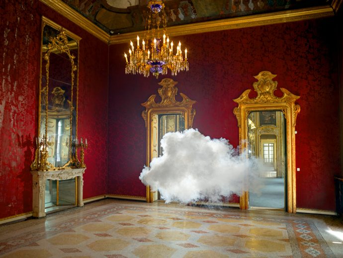 Berndnaut-Smilde,-Nimbus-Litta,-2013,-Courtesy-the-artist-and-Ronchini-Gallery-(2)_WEB