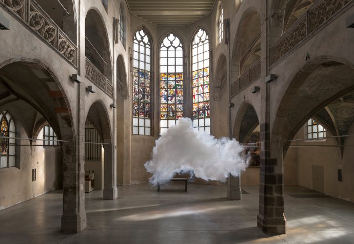 Berndnaut-Smilde,-Nimbus-Sankt-Peter,-2014,-Kunst-Station-Sankt-Peter,-Cologne,-Courtesy-the-artist-and-Ronchini-Gallery-(2)_WEB